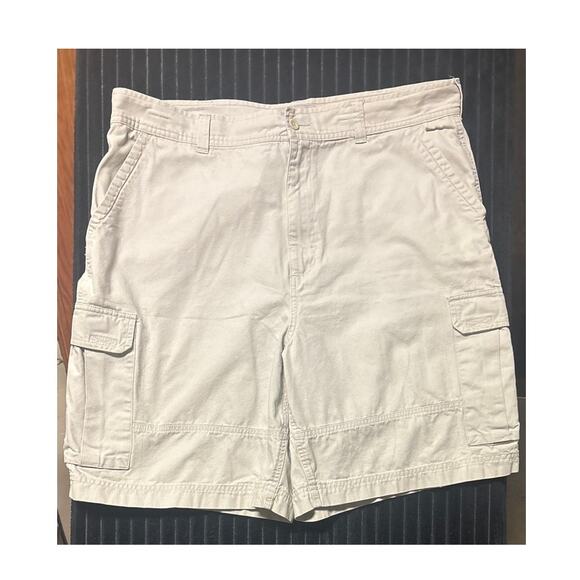 Sunriver Men’s Cargo Shorts Size 40 Khaki - Picture 1 of 3